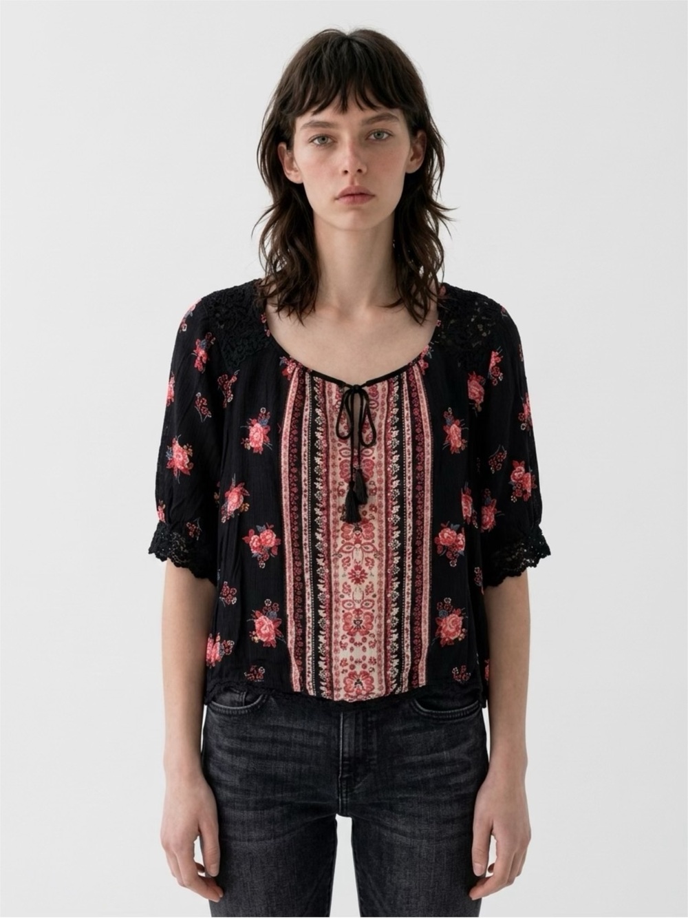 Angie (W) Floral Boho Peasant Blouse S Lace Trim Tassel Cottagecore Boho Top EUC